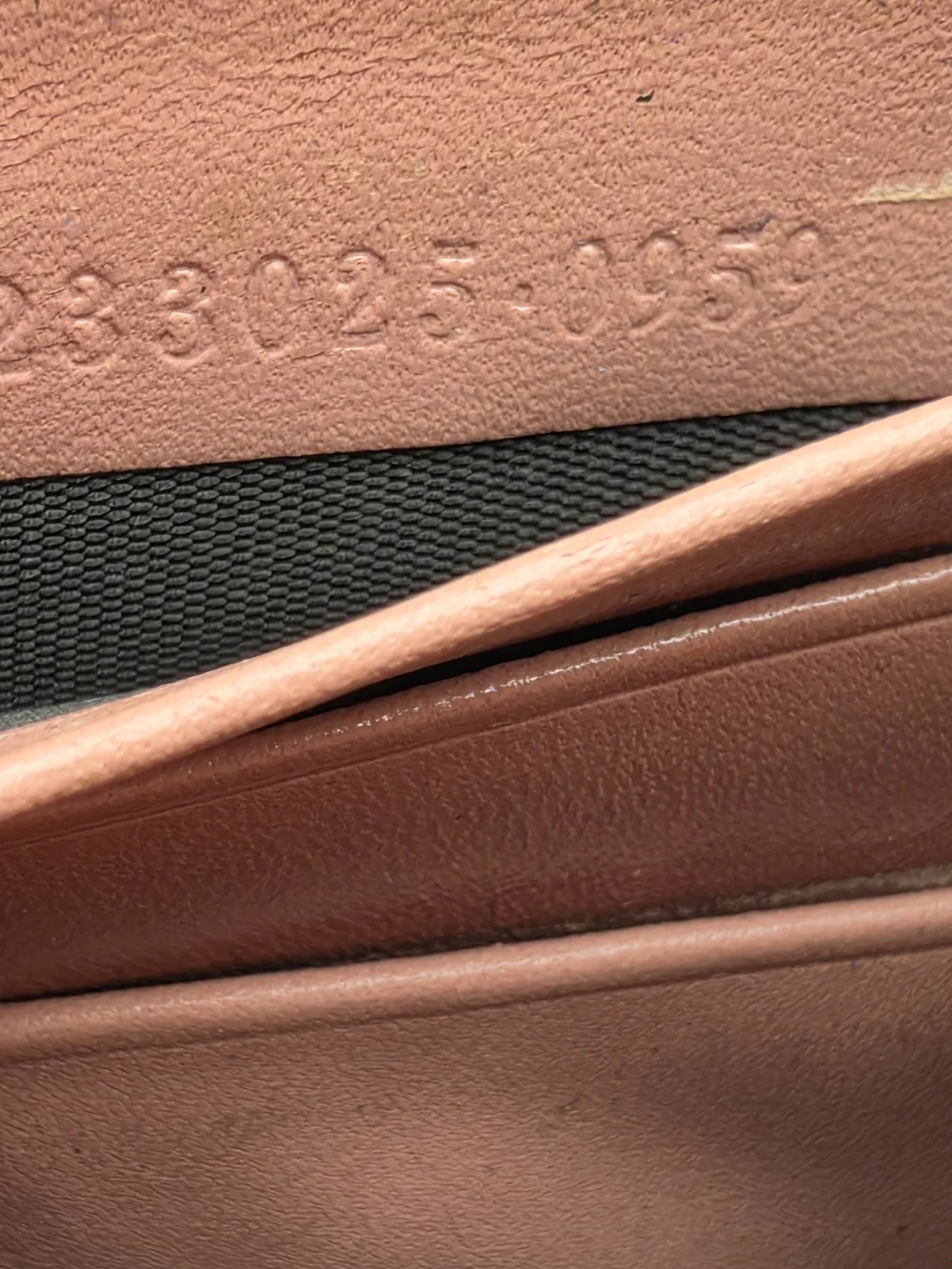 Gucci GG Supreme Canvas Zippy Long Wallet, Authentic.